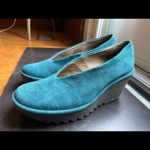 Fly London Yaz Blue Suede. EU38.